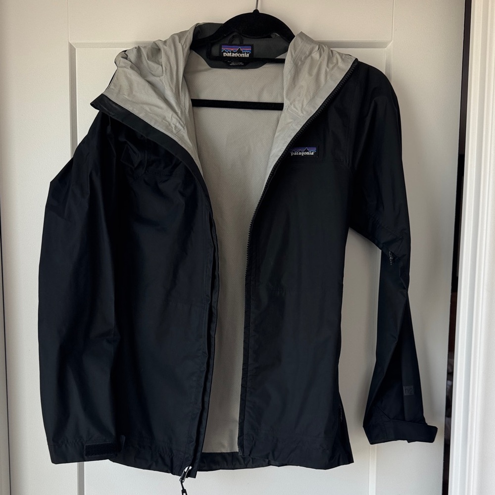 Patagonia Black and Gray Hooded Jacket XS